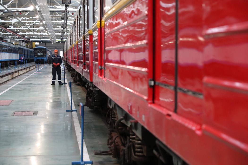 В метро Києва вже їздять польські вагони: як вони виглядають